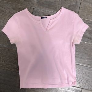 Brandy Melville pink ashlyn cut crop top- super soft and one size (fits m-xs) 💗